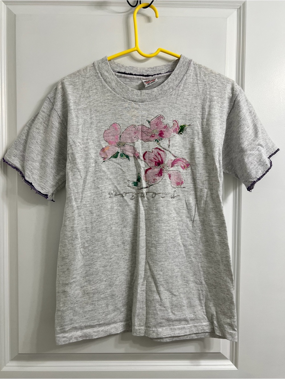 Vintage Dogwood graphic Signal gray cotton t-shirt with pink floral graphic